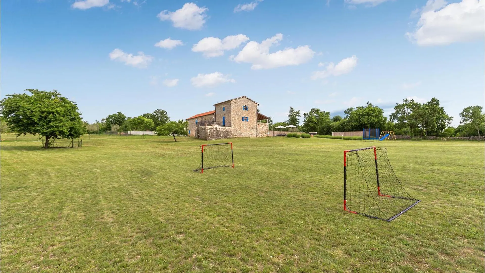 בית נופש Bicici Cozy Home In Brscici With Wifi